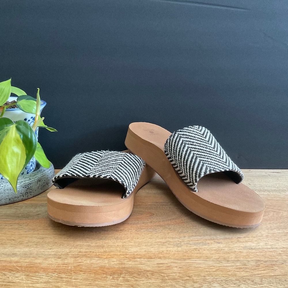 Platform Foam Boho Slide Sandals